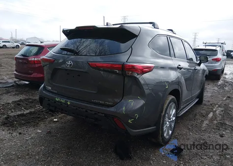 2021 Toyota Highlander Limited z USA, uszkodzony, nr VIN 5TDDZRBHXMS543017